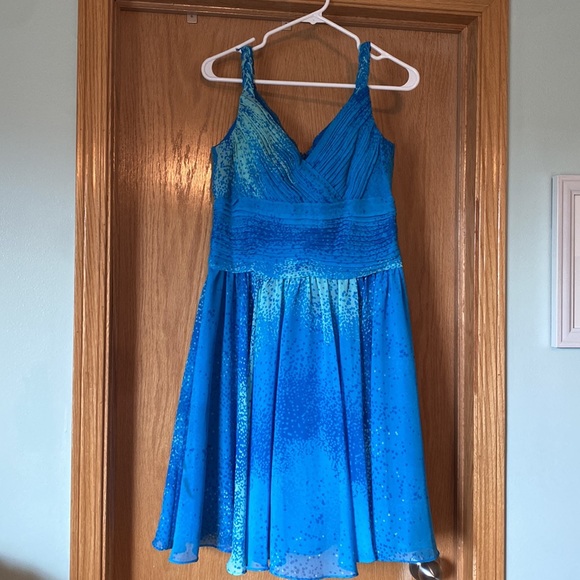 Evan Piccone cocktail dress size 6. Worn only once! - Picture 3 of 3